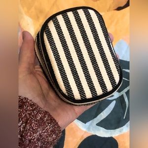 Thirty one small zipper pouch